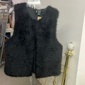 BLACK FAUX FUR VEST
